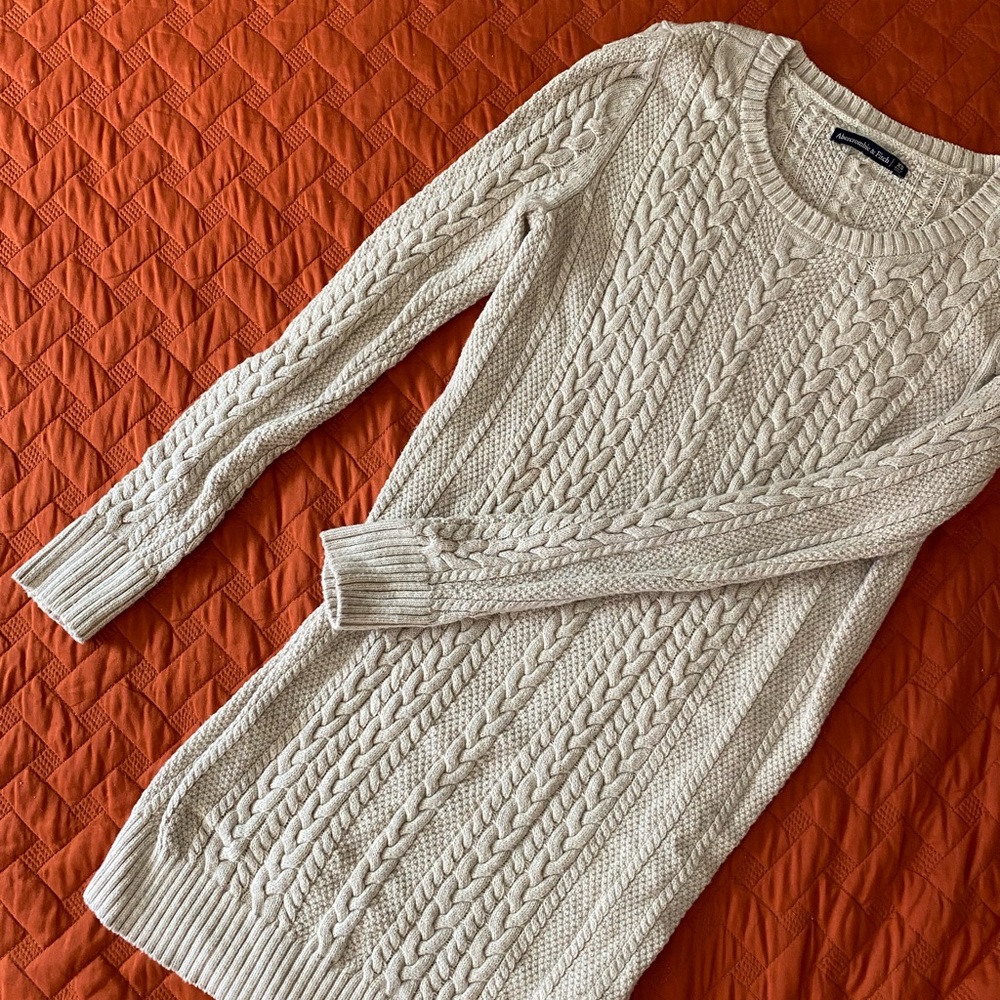 Cream Abercrombie cable knit sweater dress